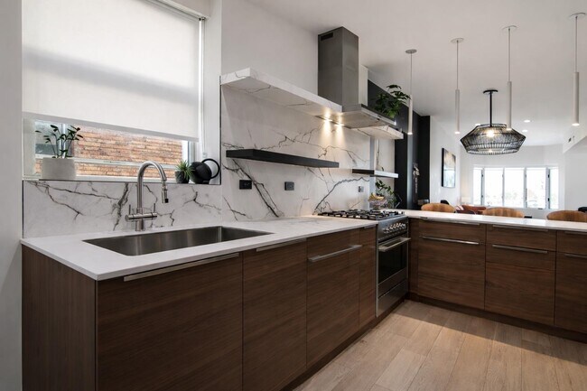 Building Photo - 335 Arlington Ave