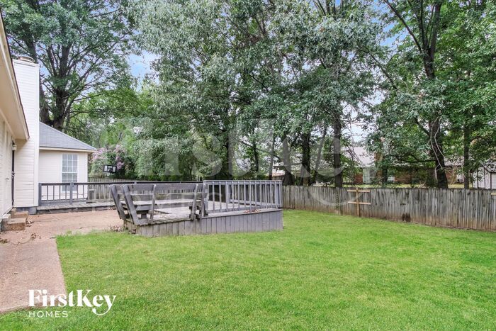 Building Photo - 6894 Rockbrook Dr