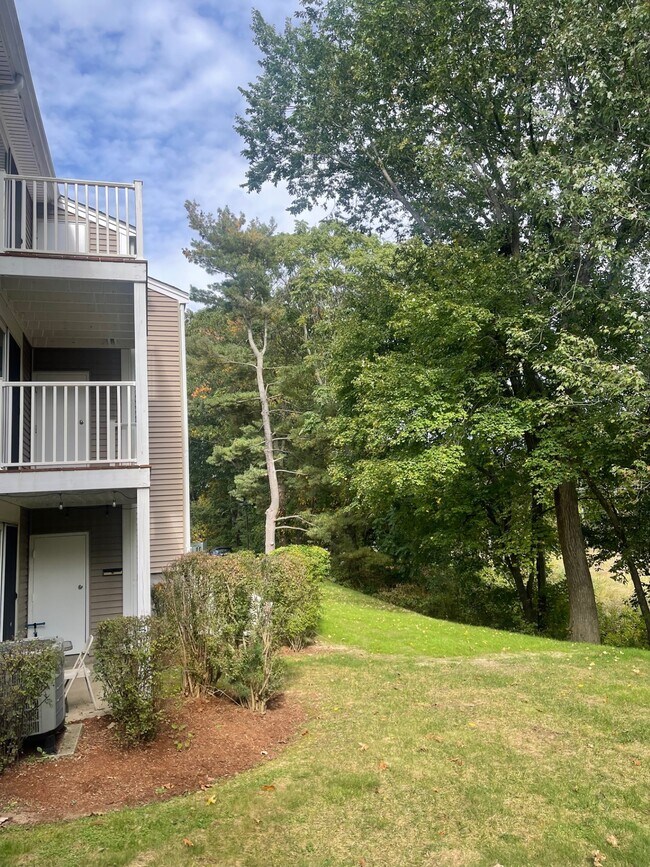 Building Photo - 42 Silver Hill Ln