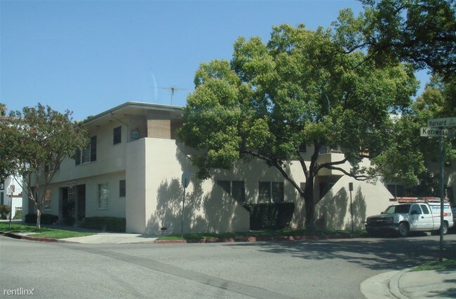 404 East Harvard - Kenwood Arms
