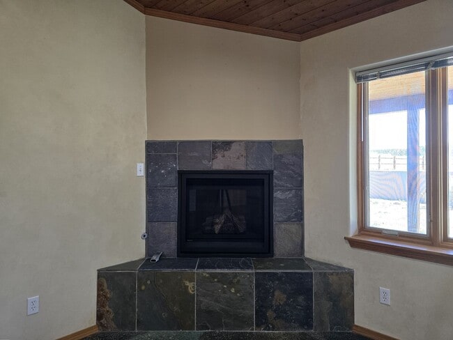 Building Photo - 4 Alma Ct