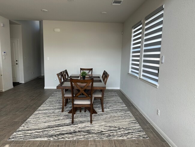 Building Photo - 316 Greenway Dr