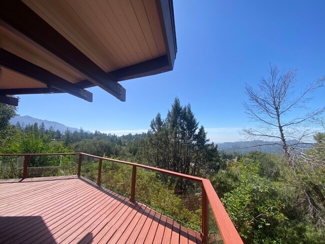 Building Photo - Beautiful 4 Bed / 4 Bath Home with Private Pool in Prestigious La Cañada