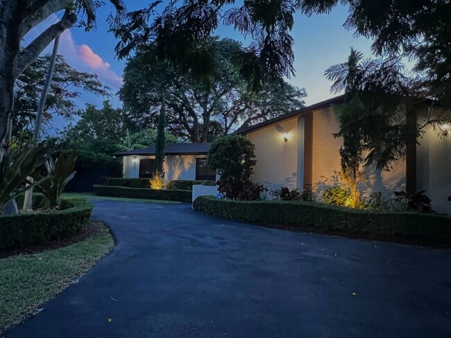 Building Photo - 7704 SW 139th Ct