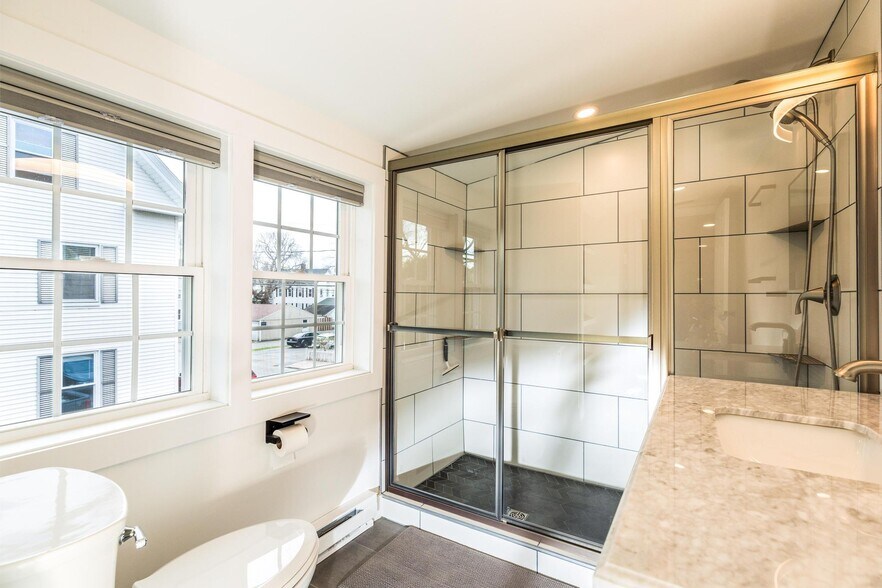 Building Photo - 21 Union St