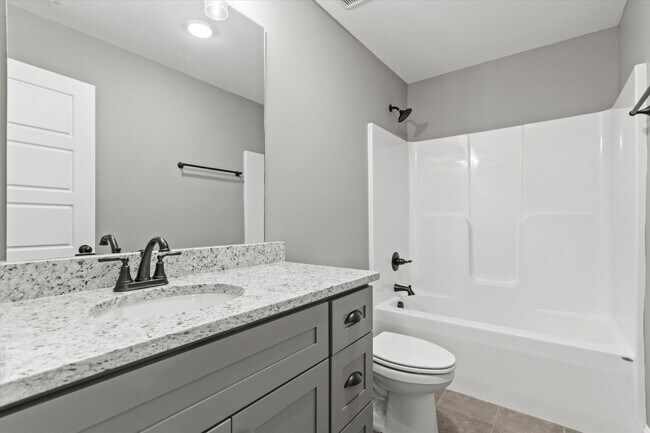 Building Photo - Fully Furnished and Move-In Ready! Flexible Lease Options Available!