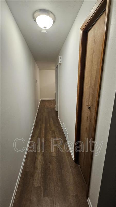 Building Photo - 1222 E Baldwin Ave