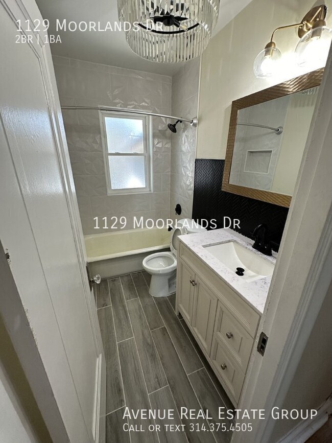 Building Photo - Updated 2 bedroom, 1 bathroom unit in Rich...