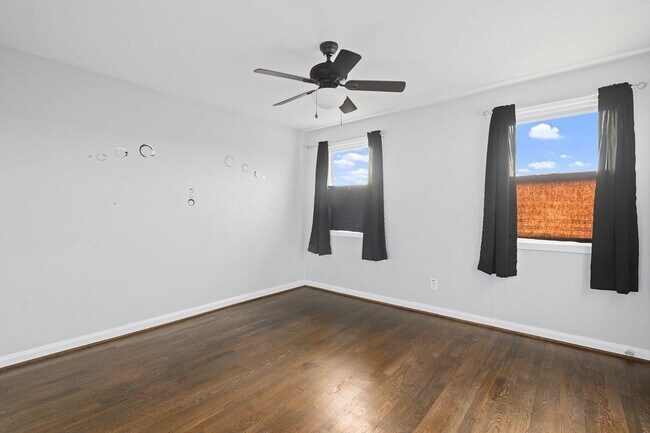 Building Photo - 885 Jaydee Ave