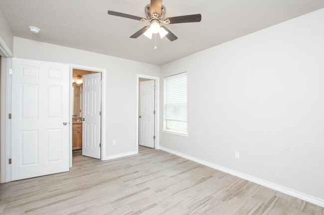 Building Photo - 344 Arnold Dr