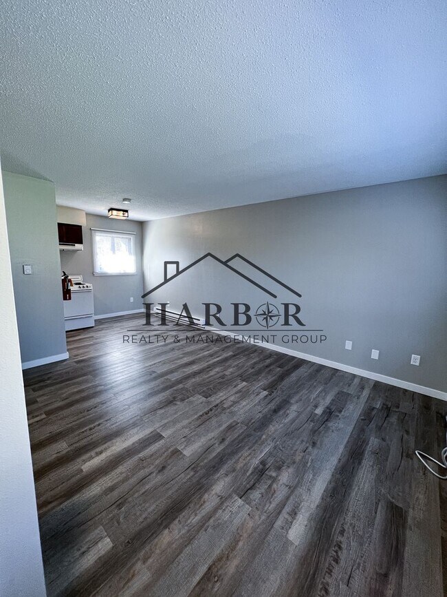Building Photo - 1 Bedroom 1 Bath - New Avon - SPECIAL: App...