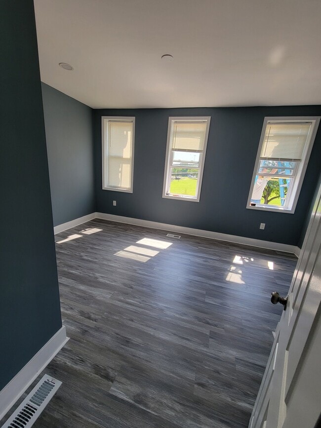 Building Photo - 3808 Pennington Ave