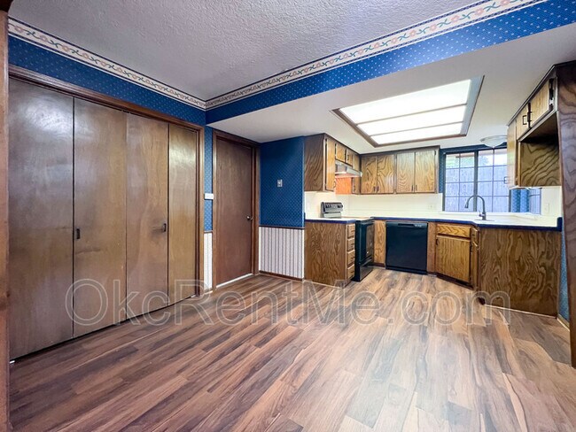 Building Photo - 6801 Chisholm Ct