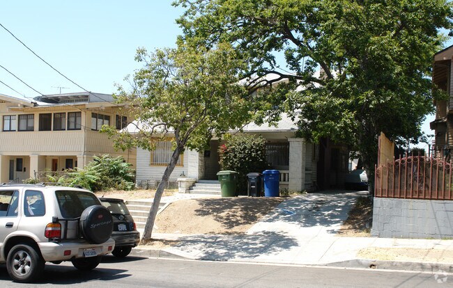 Building Photo - 2777 Francis Ave
