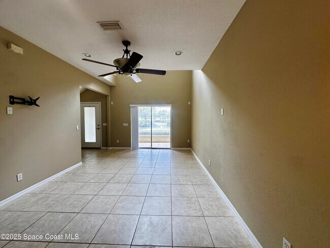Building Photo - 1523 Beechfern Dr