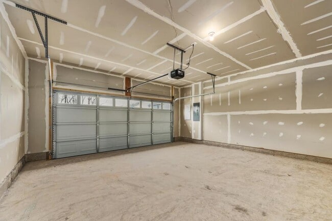 Building Photo - 226 Munsee Cir