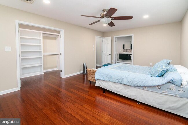 Building Photo - 5444 E Nithsdale Dr