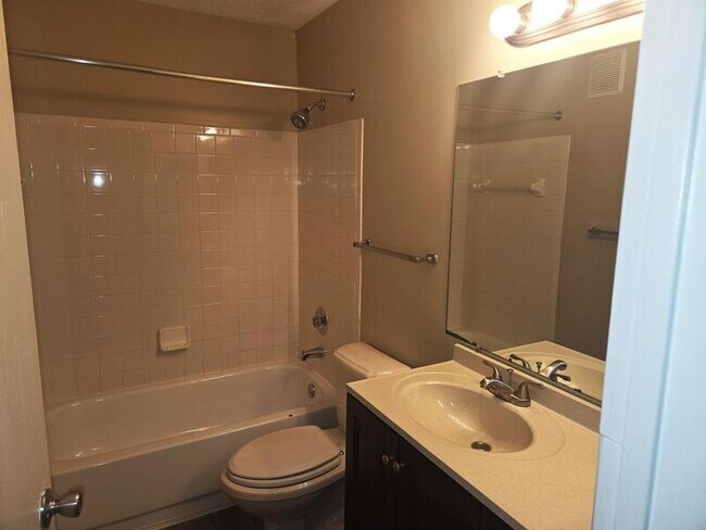 Building Photo - 4240 Village Pkwy Cir E