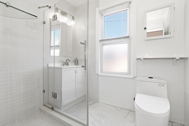 Building Photo - 11 S Cedar St