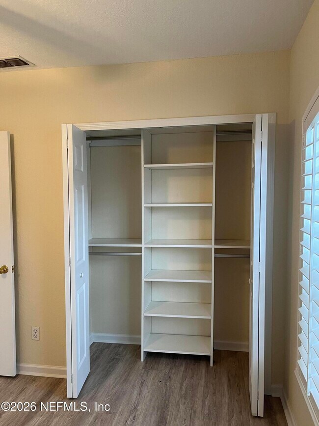 Building Photo - 1701 The Greens Way