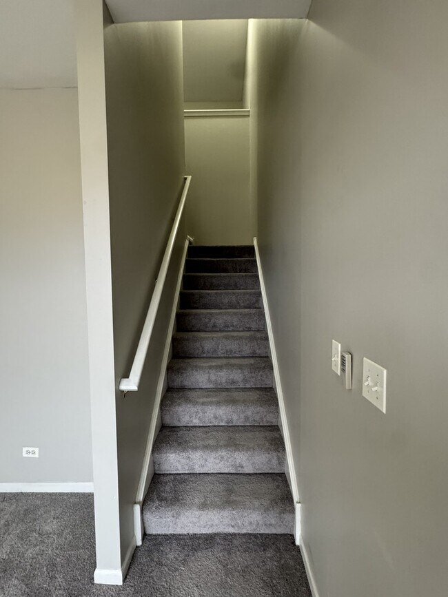 Building Photo - 309 Springbrook Trail S