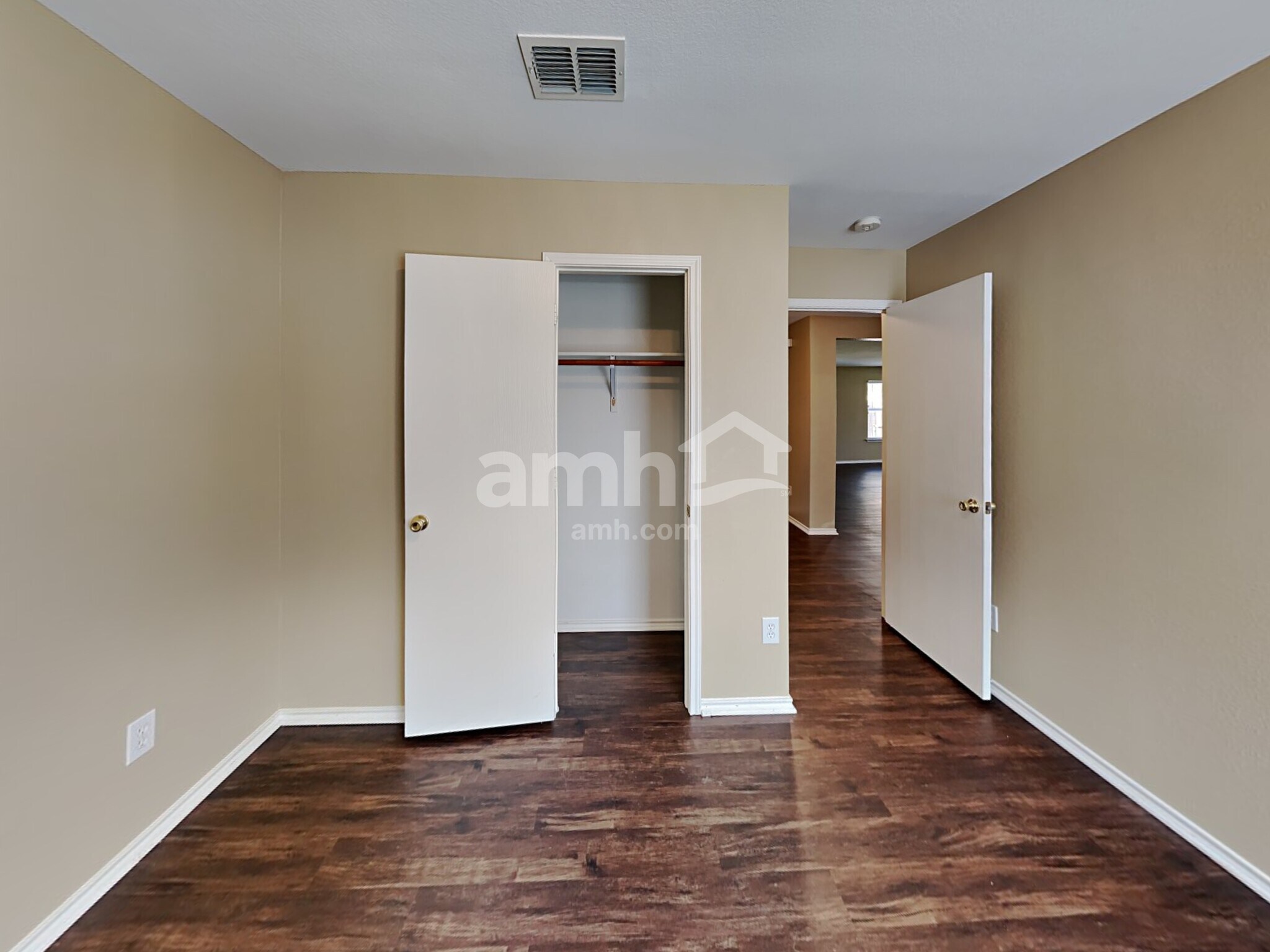 Building Photo - 4610 Elm Point Dr