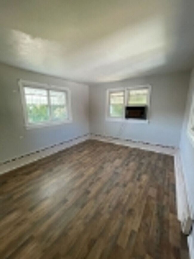 Building Photo - 13 S Marshall St