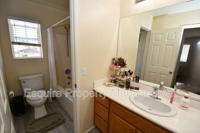 Building Photo - 371 Huerta St