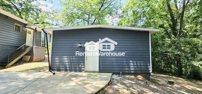 Building Photo - 2015 Detroit Ave NW