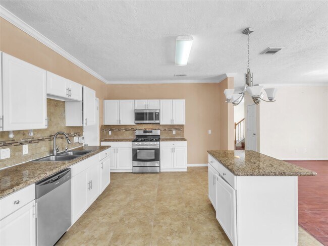 Building Photo - 14811 Stocklin Ct