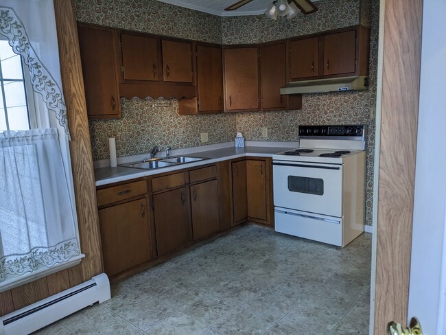 Kitchen Counter & Stove - 13 North Ave