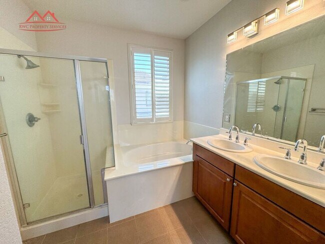 Building Photo - 326 Bautista Pl