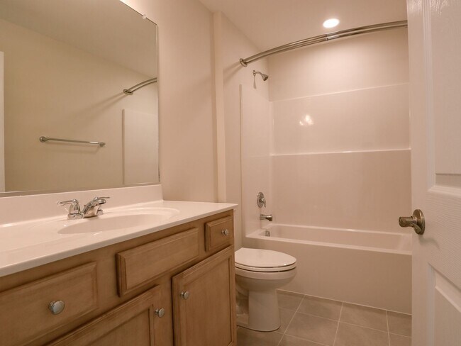 Building Photo - Luxury New Build in RounTrey – 4 Bed, 3 Ba...