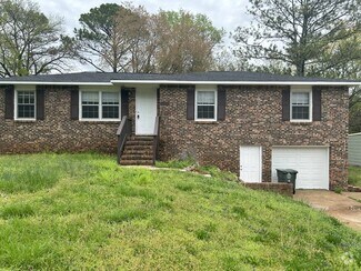 Building Photo - 2026 Thornhill Road NW