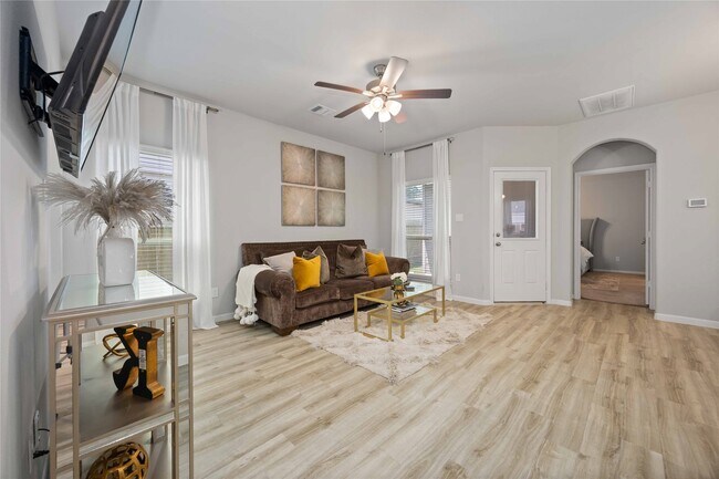 Building Photo - 12810 Marciano St