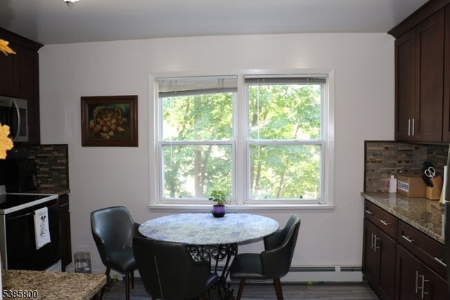 Building Photo - 46 Mt Kemble Ave
