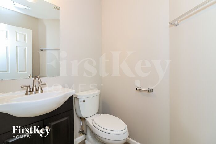 Building Photo - 306 Edge Hill Ct