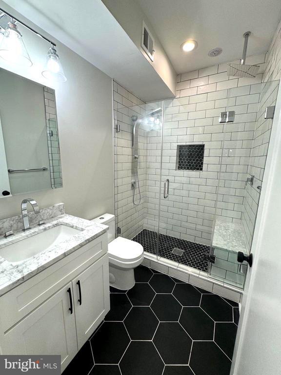 Building Photo - 1835 Providence St NE