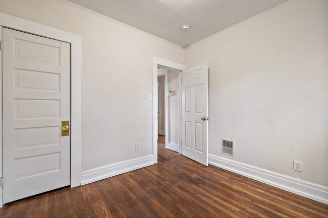 Building Photo - 7719 E Vernor Hwy