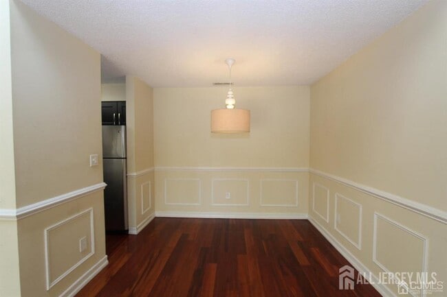 Building Photo - 208 Ravens Crest Dr