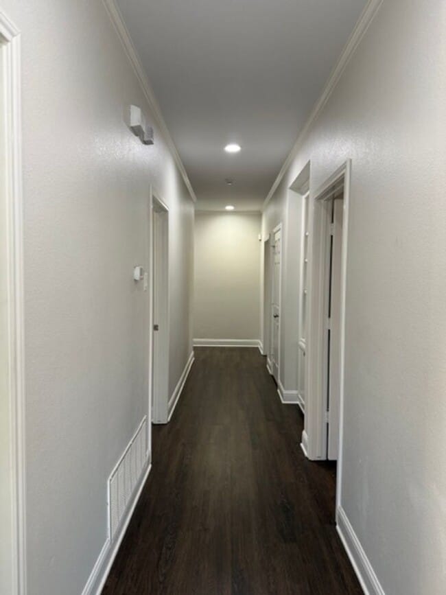 Building Photo - Rare Baylor Bubble Rental | Walk to Campus | 4 Bed / 3 Bath