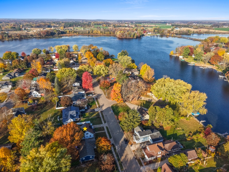 Building Photo - 504 W 1st St