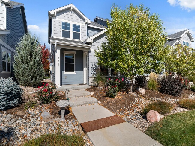 Building Photo - Beautiful 3 Bed 2.5 Bath Townhome