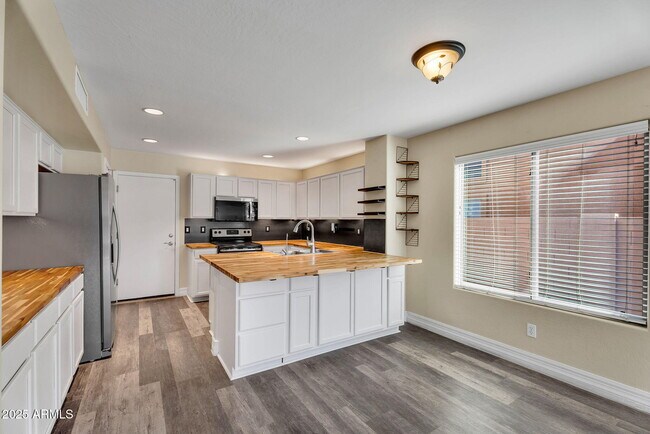 Building Photo - 1897 W Appaloosa Way