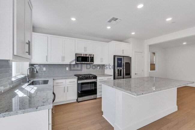 Building Photo - 7268 Wishwood Pl