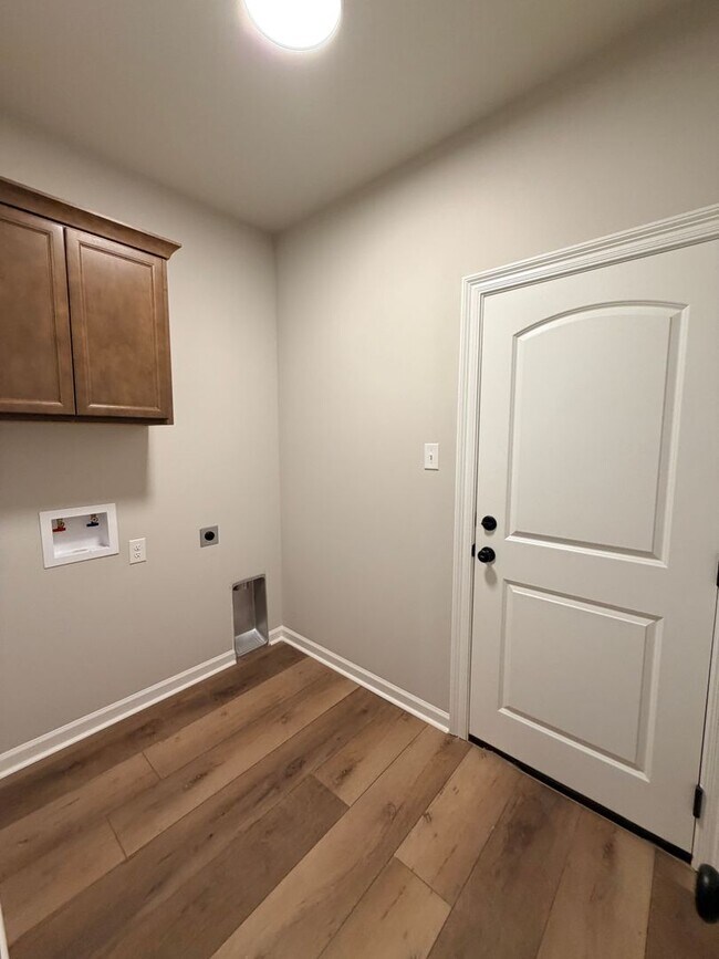 Building Photo - 302 Babineaux Ln