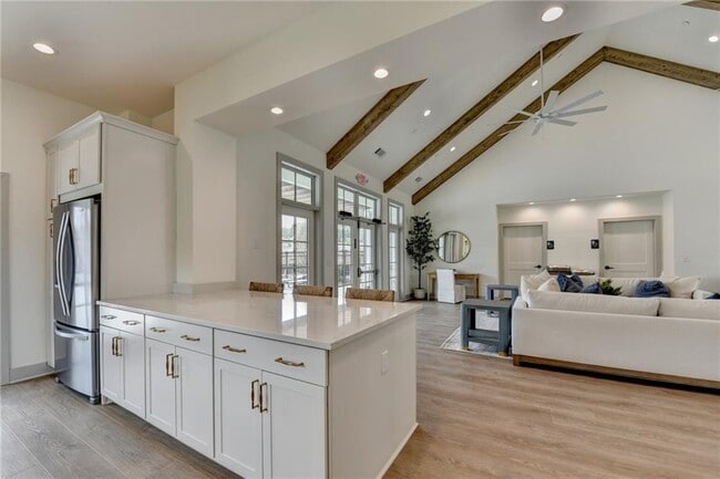 Building Photo - 106 Pinecone Pkwy