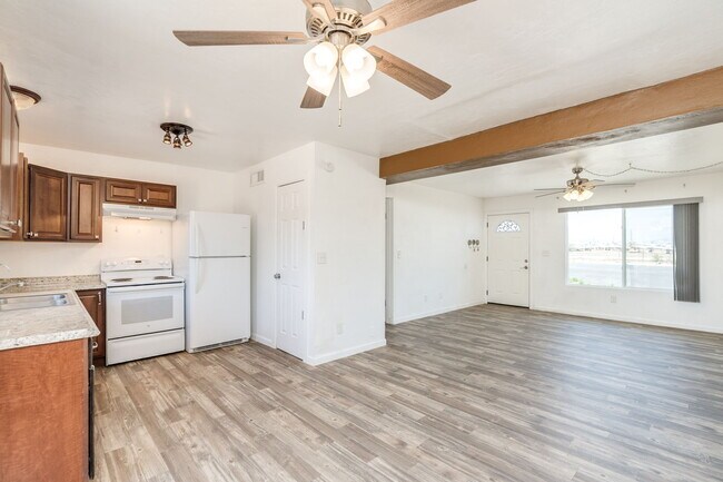 Building Photo - 6629 E Escalante Rd