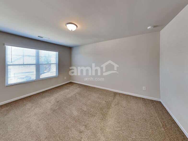 Building Photo - 373 Winston Cir