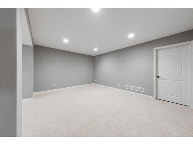 Building Photo - 16810 51st Pl N